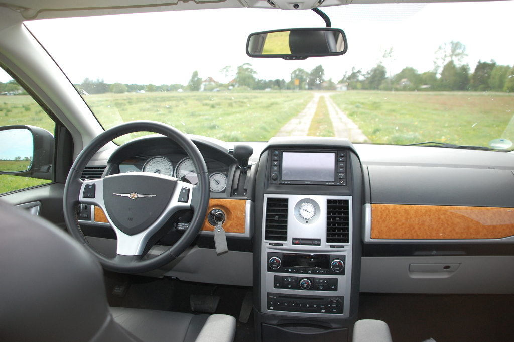 Erstkontakt Chrysler Grand Voyager Limited 2.8 CRD: Ein großer Reisender auf Tour - Bild(5)