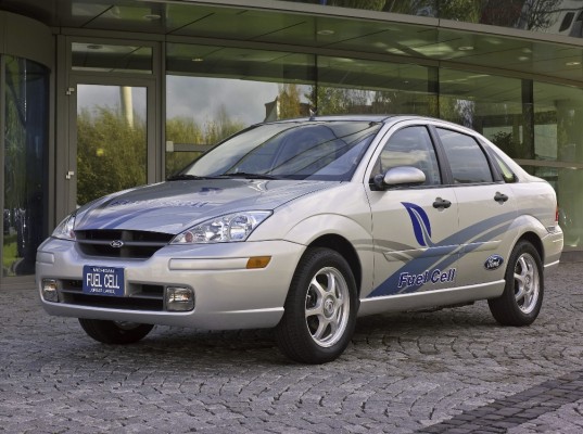 Ford übergibt dem Technik Museum zwei Focus-Versuchsfahrzeuge