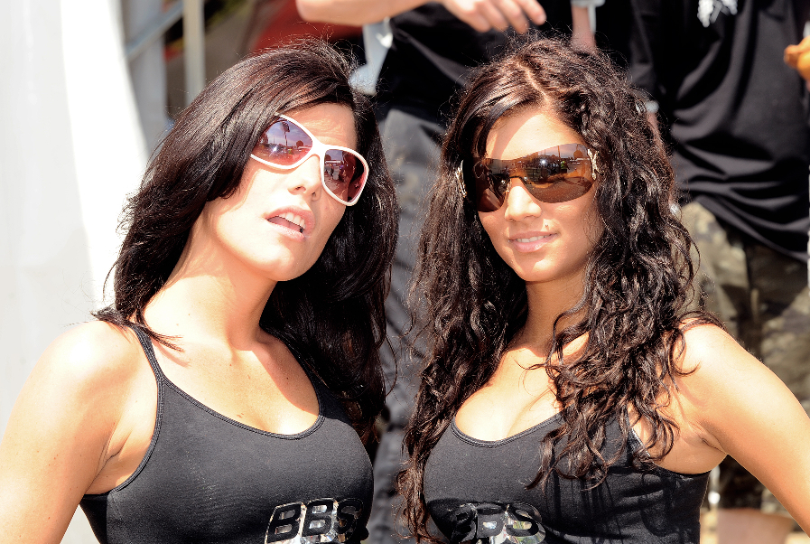GTI-Treffen 2009: Ein Boy und viele Girls