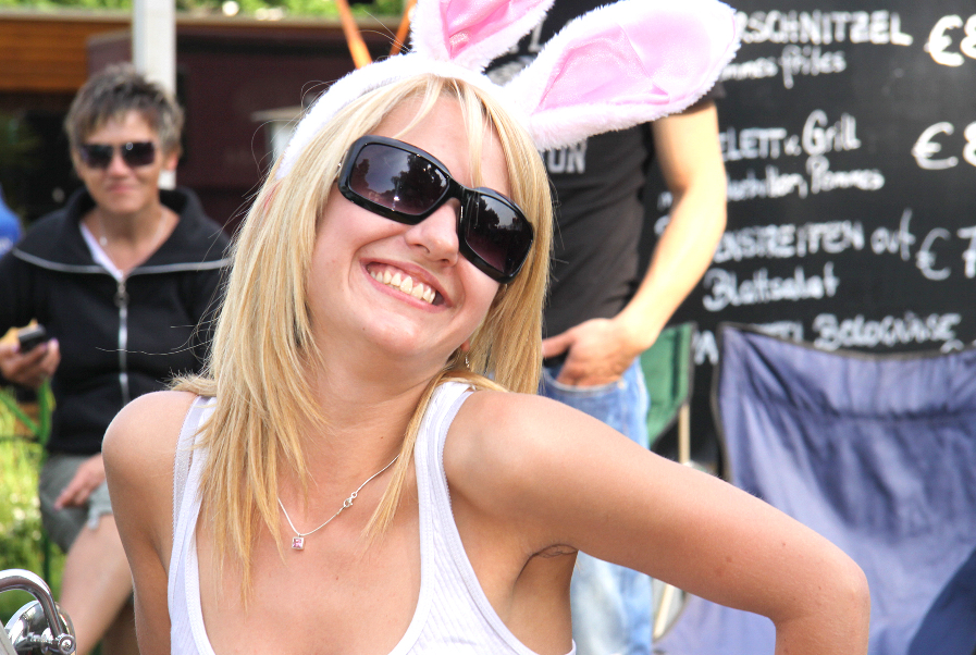 GTI-Treffen 2009: Ein Boy und viele Girls