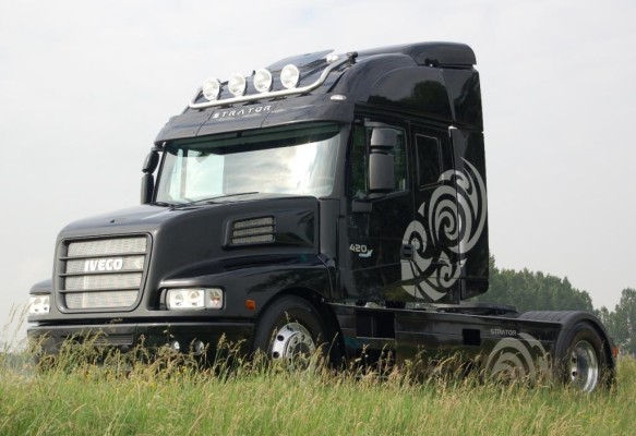 Haller rüstet den Iveco Stralis zum Strator um