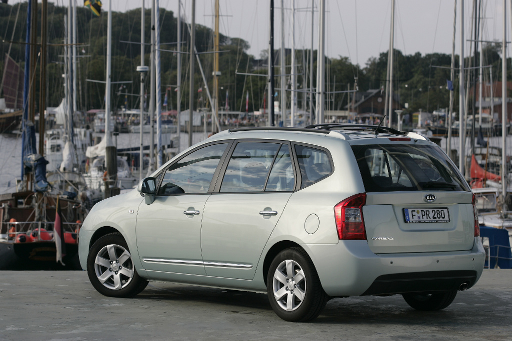 Kia - Carens