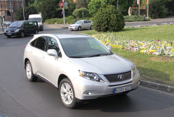 Lexus RX 450 h: Auf der Suche nach Parallelen