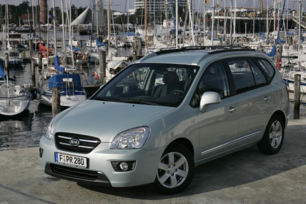 Neuer Einstiegsmotor für den Kompaktvan Kia Carens