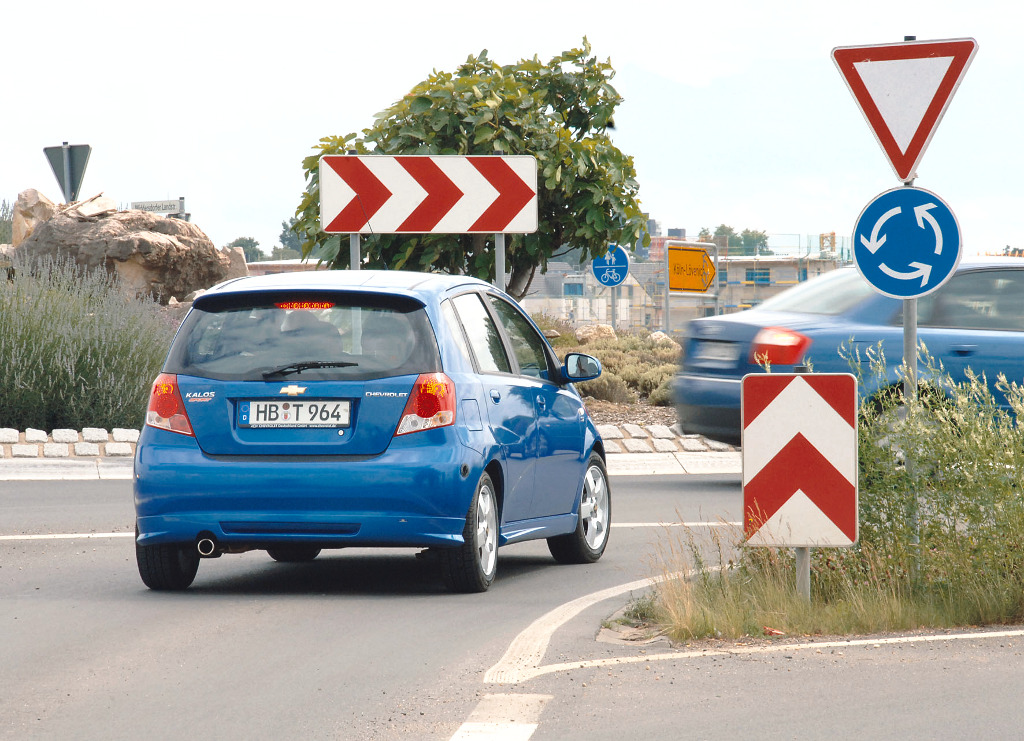 Servicethema: Sicher durch den Kreisverkehr