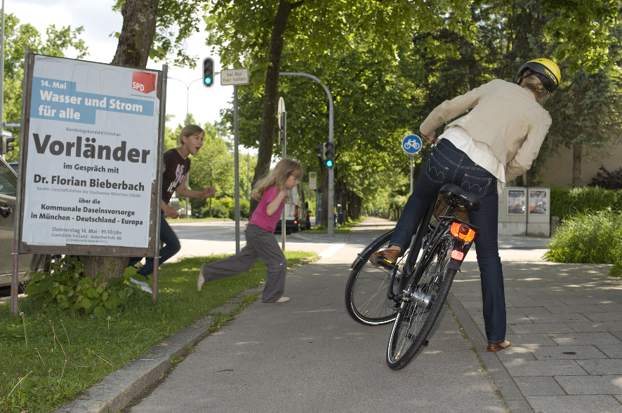 Wahlplakate können Verkehrssicherheit gefährden - Bild(2)