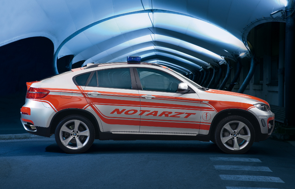 X6: BMW zeigt X6 als Notarzteinsatzfahrzeug