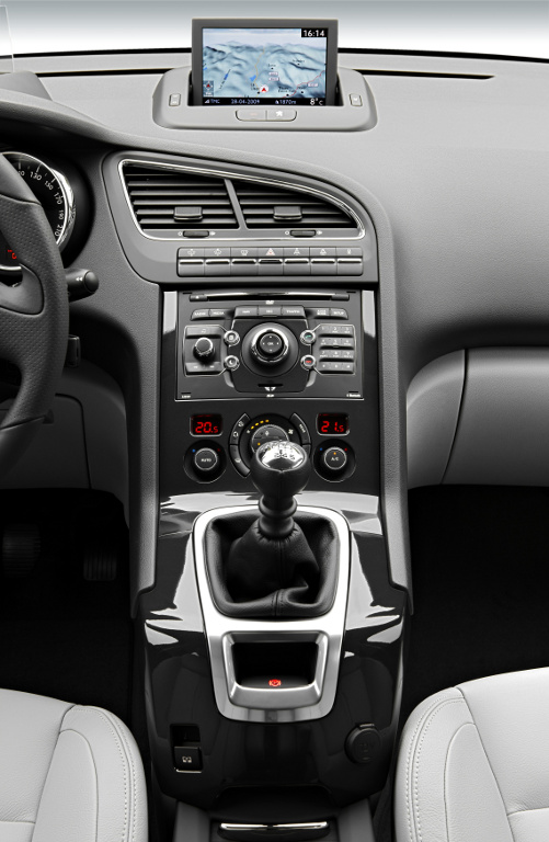 5008: Peugeot 5008 gibt Ausblick auf neues Marken-Design 