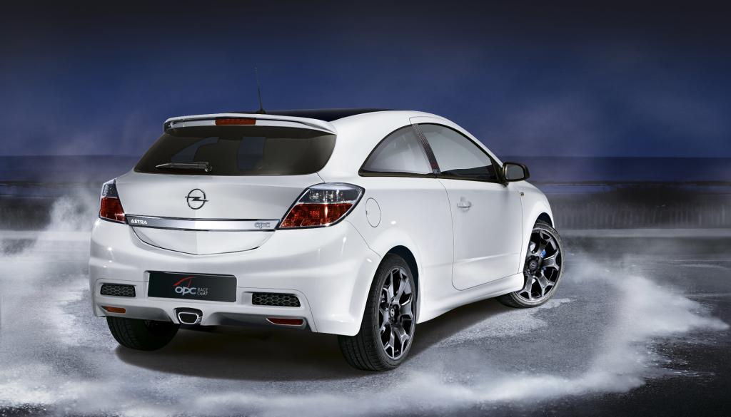 Astra: Noch 70 Bewerber für Opel-Renneinsatz