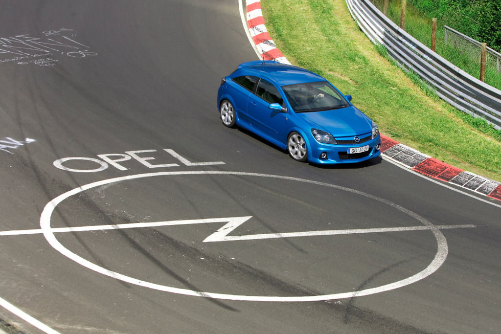 Astra: Noch 70 Bewerber für Opel-Renneinsatz