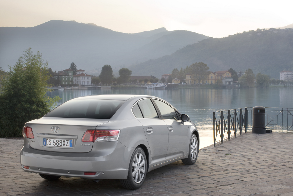 Avensis: Fahrbericht Toyota Avensis 2.0 D-4D Kombi: Hort der Gelassenheit
