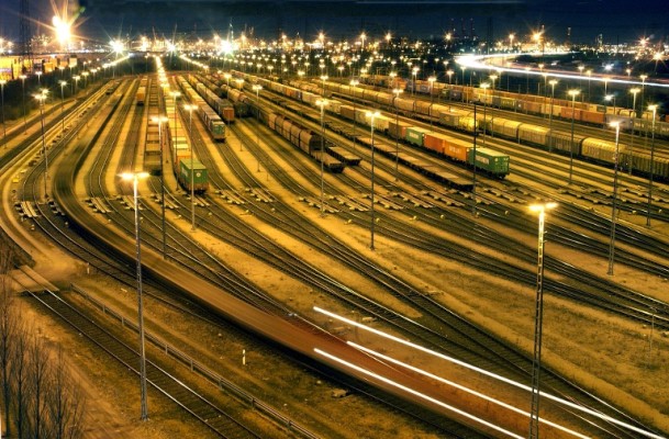 Bahnfahrer wünschen sich Pünktlichkeit und Sicherheit 