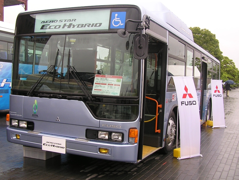 Daimler präsentierte preisgekrönten Hybridbus auf der Eco Car World 2009