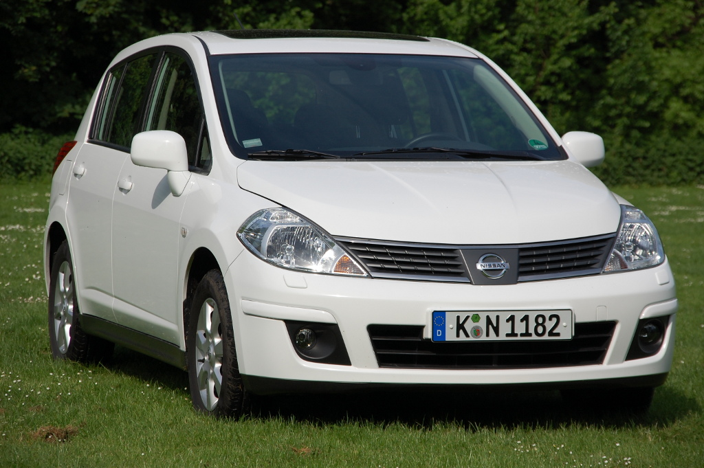 Fahrbericht Nissan Tiida Tekna 1.6: Das kleine Extra für den Tag - Bild