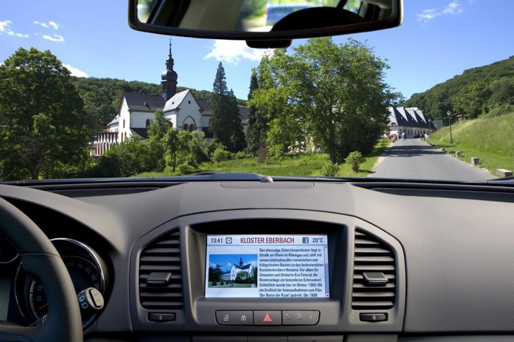 Insignia: Opel Insignia bietet Navigationssystem mit digitalem Reiseführer