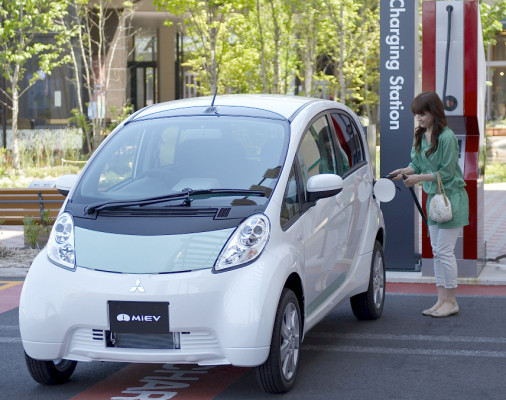 Mitsubishi startet Serienproduktion des i-MiEV