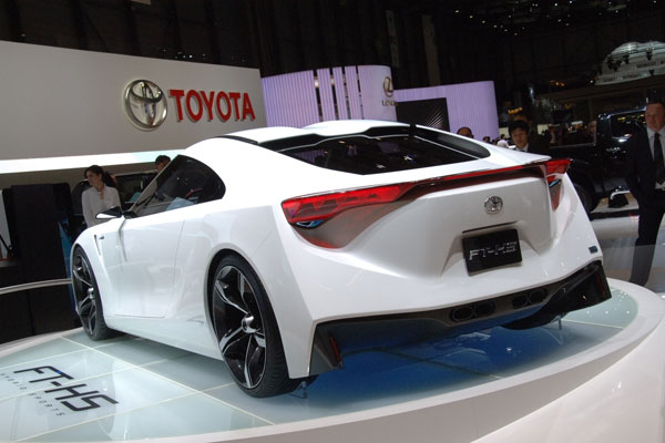 Modellstudien: Toyota bringt Hybrid-Supersportwagen 