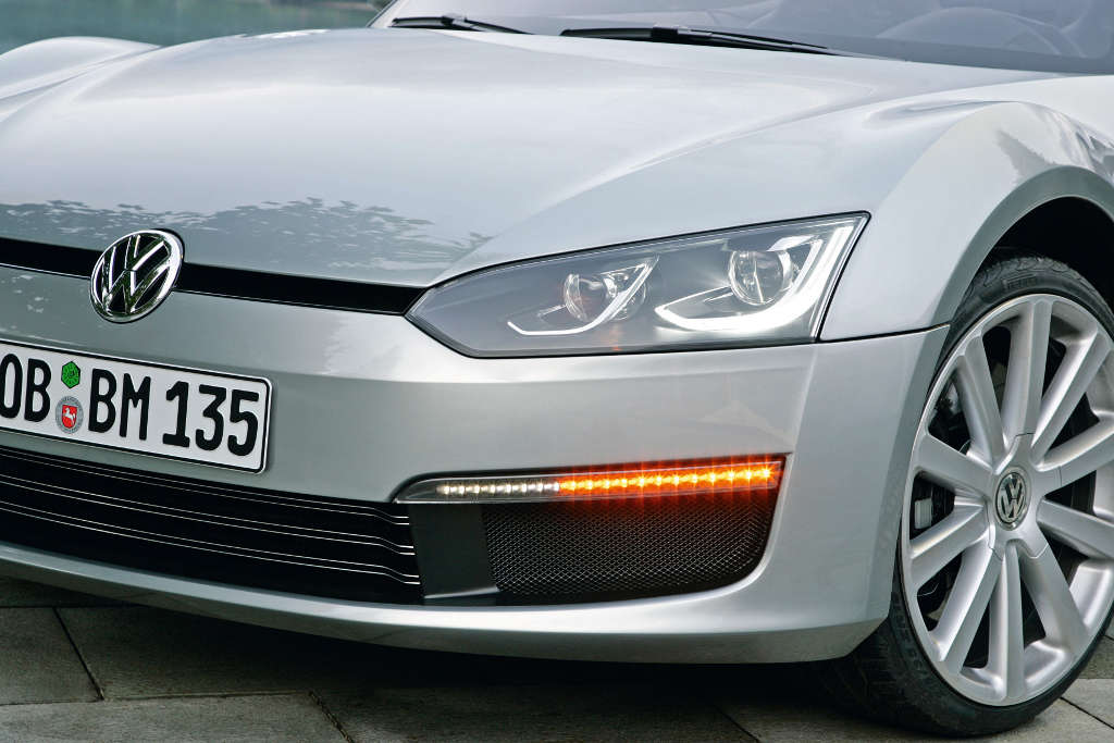 Modellstudien: Volkswagen stellt Roadster Concept Blue-Sport vor
