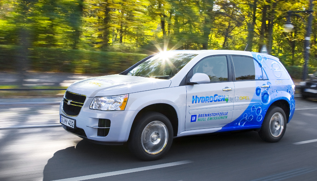 News: Opel HydroGen4 begeistert Bergsteiger Reinhold Messner
