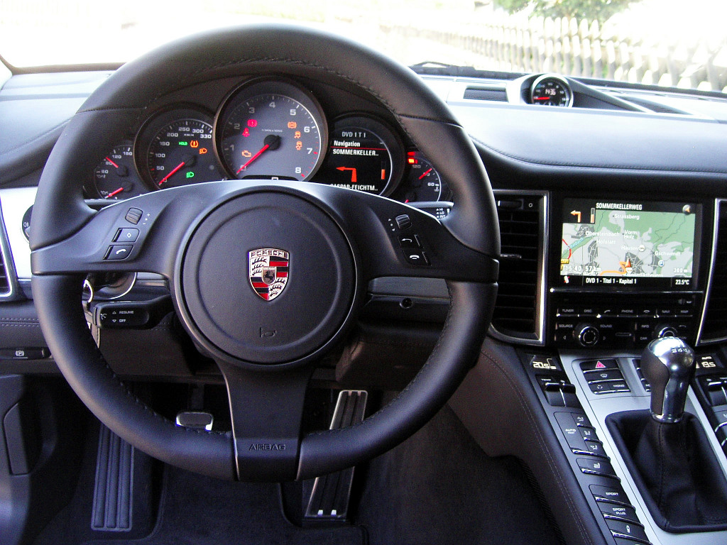 Porsche Panamera: Flach, breit, stark - Bild(3)