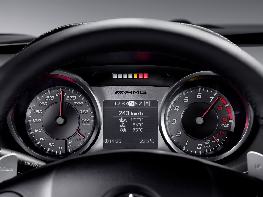 S 63 AMG: Mercedes-Benz AMG S-Klasse: Geschärftes Profil und mehr Sicherheit 