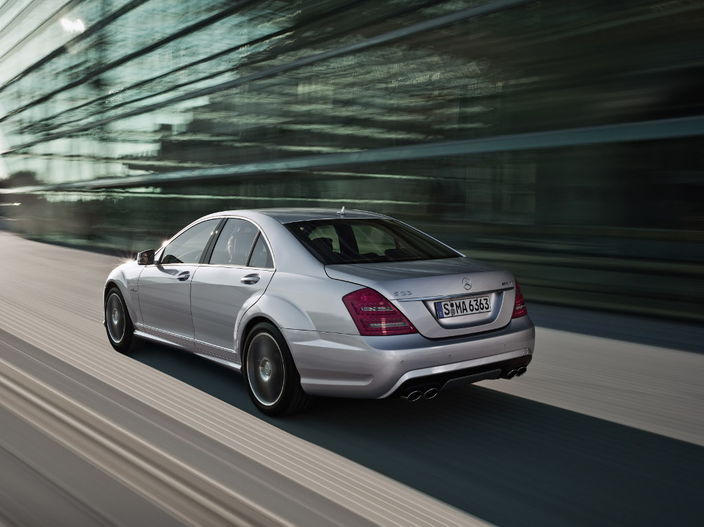 S 63 AMG: Mercedes-Benz AMG S-Klasse: Geschärftes Profil und mehr Sicherheit 