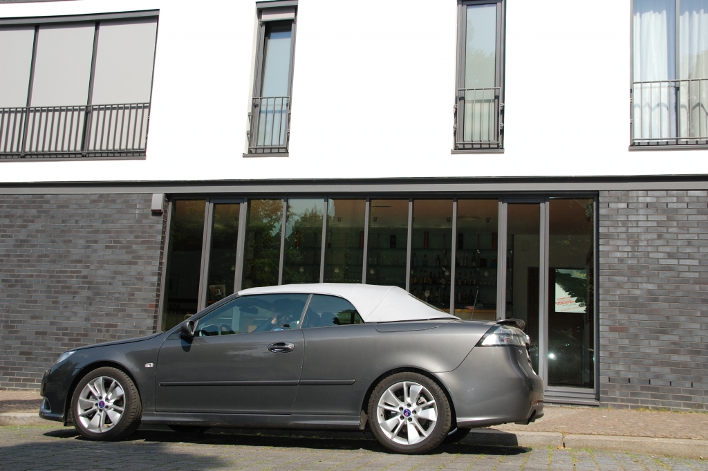 This is a green car - Saab 9-3 Cabrio 2.0t BioPower Aero  Schnell. Sicher. Elegant.