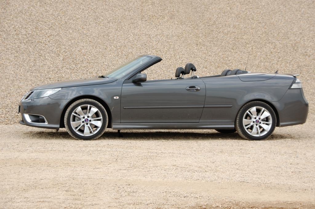 This is a green car - Saab 9-3 Cabrio 2.0t BioPower Aero  Sportlich & Elegant.