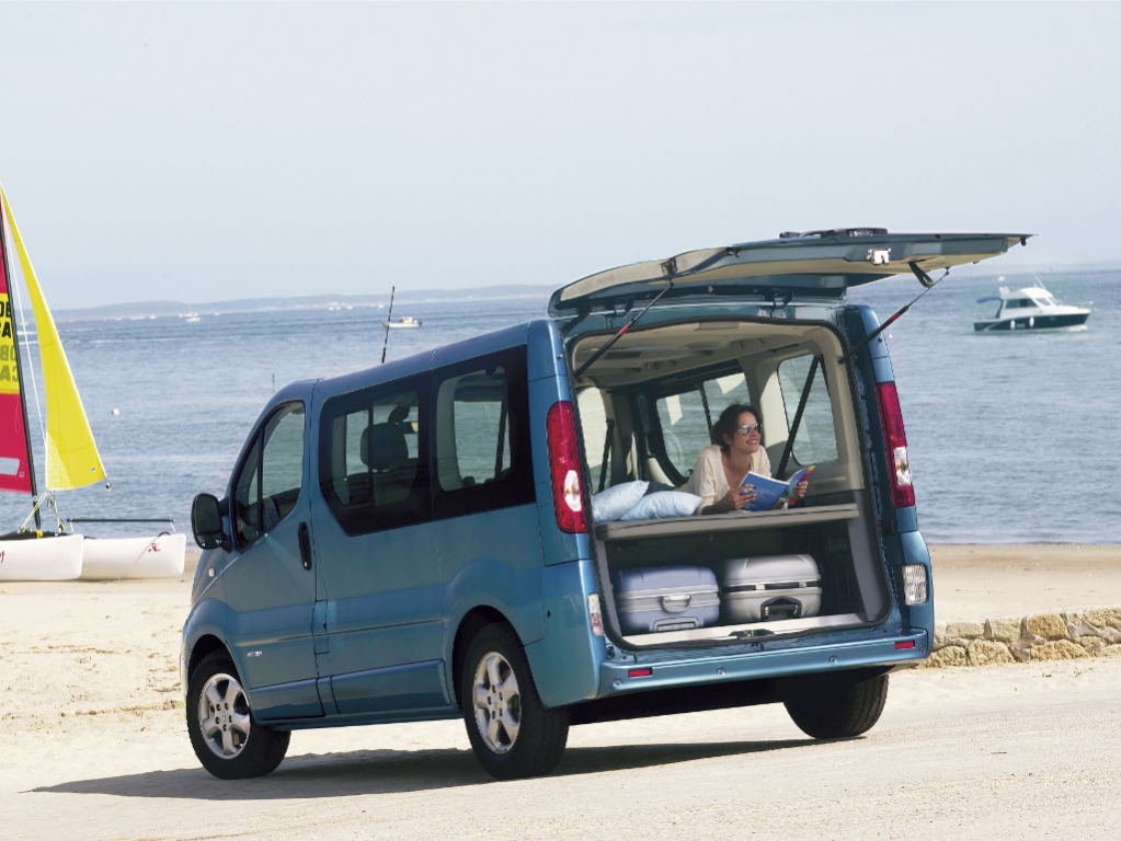 Trafic: Renault Trafic Passenger jetzt auch mit langem Radstand
