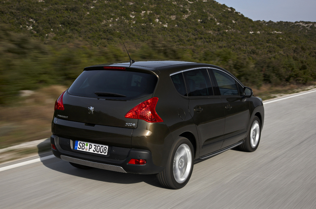 3008: Peugeot 3008 HYbrid4: Der erste Dieselhybrid geht an den Start 