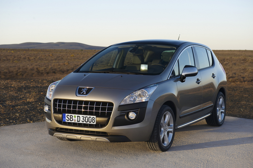 3008: Peugeot 3008 HYbrid4: Der erste Dieselhybrid geht an den Start 
