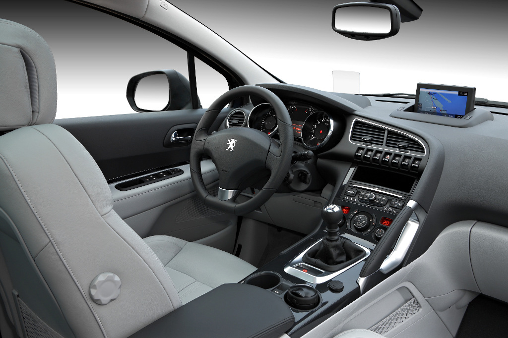 3008: Peugeot 3008 HYbrid4: Der erste Dieselhybrid geht an den Start 