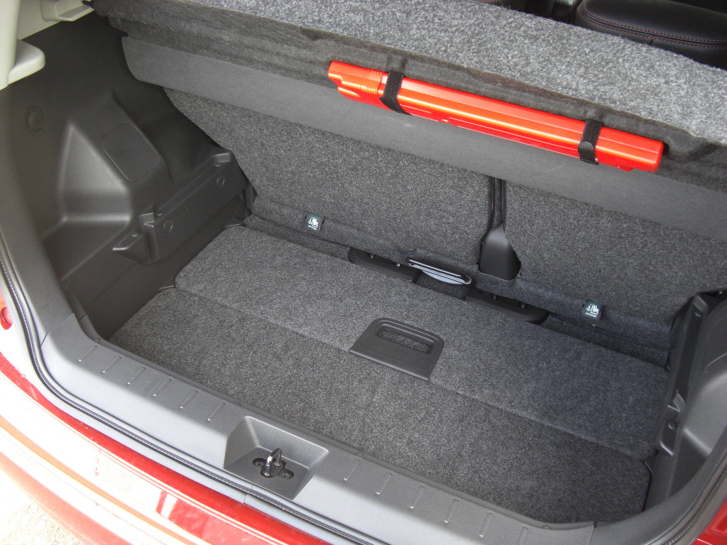 Erstkontakt Nissan Note 1.5 dCi Tekna: Großer Raum kompakt umhüllt - Bild(10)