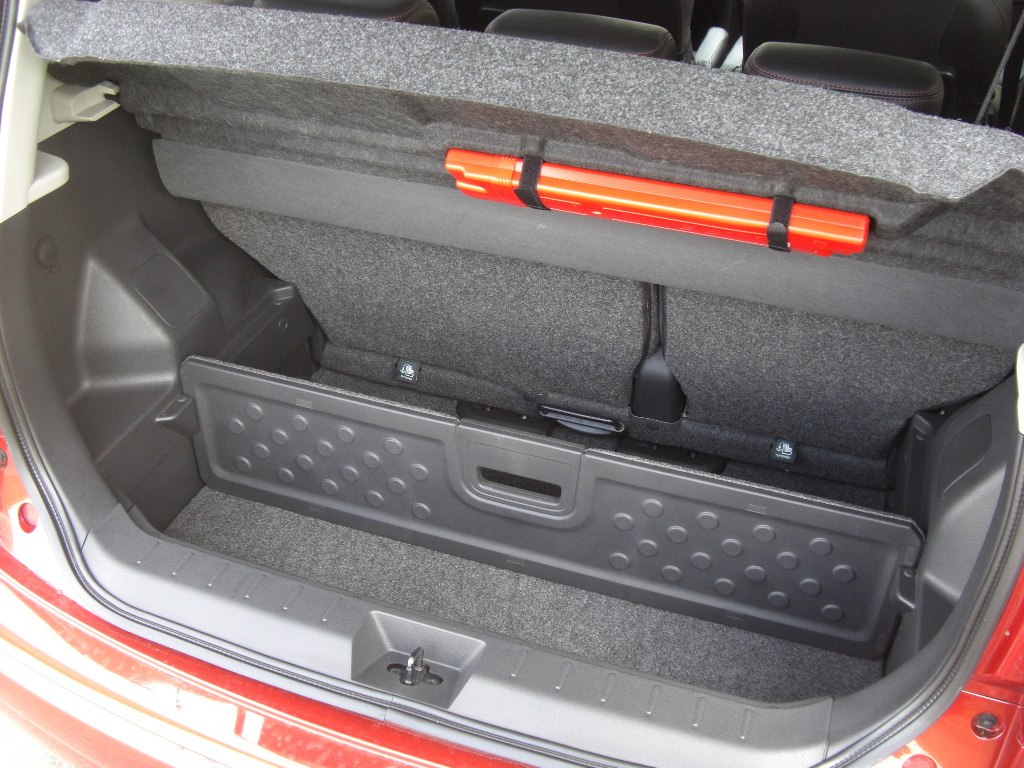 Erstkontakt Nissan Note 1.5 dCi Tekna: Großer Raum kompakt umhüllt - Bild(9)