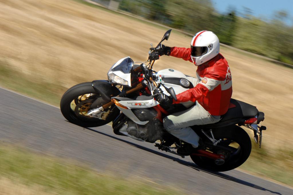 Fahrbericht Benelli TNT 1130 Sport EVO: Radikale Fahrmaschine aus Italien 