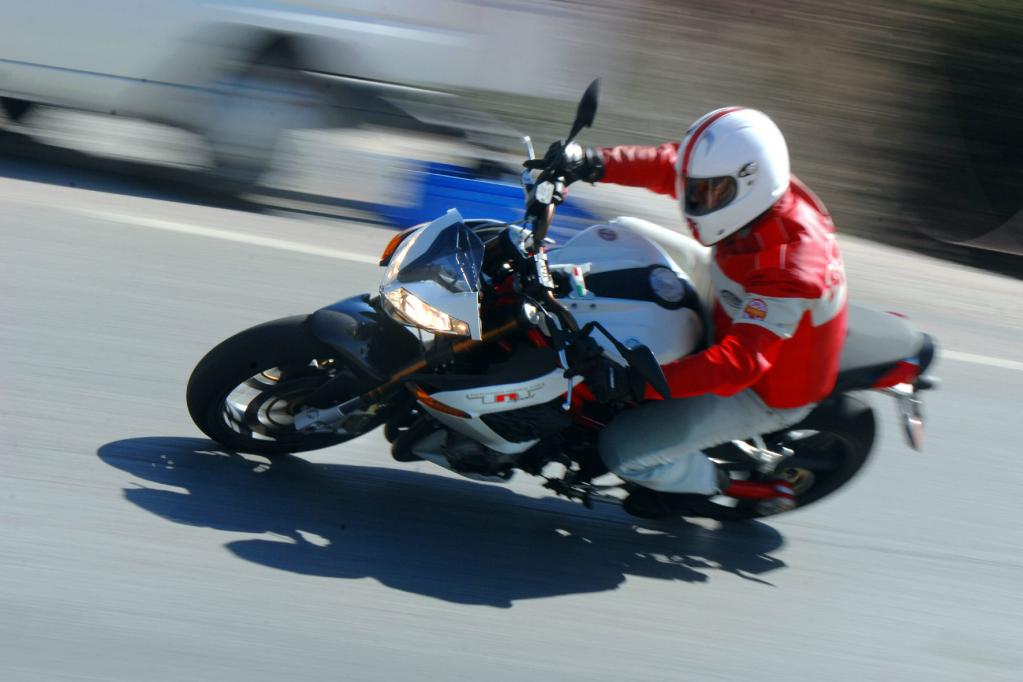 Fahrbericht Benelli TNT 1130 Sport EVO: Radikale Fahrmaschine aus Italien
