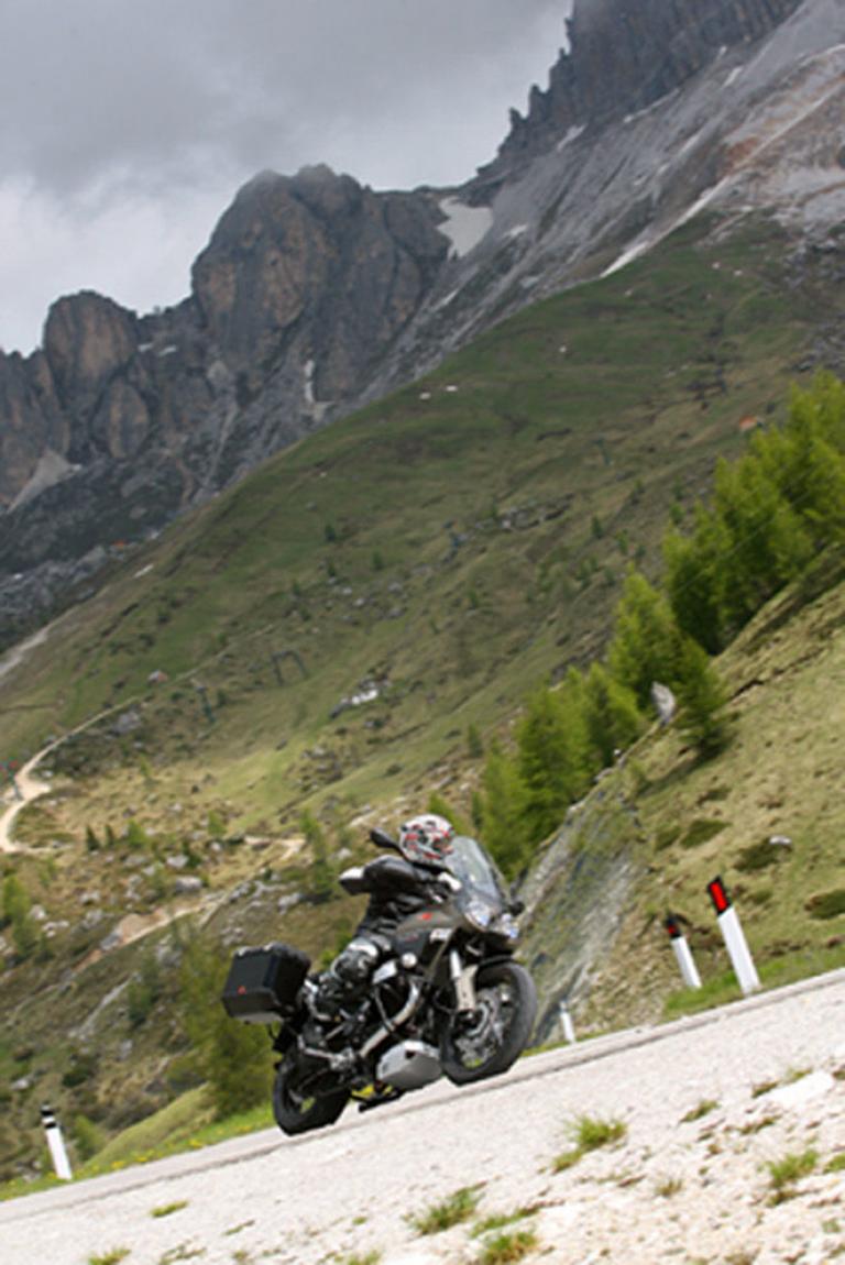 Fahrbericht Moto Guzzi Stelvio NTX: Die etwas andere Reiseenduro  - Bild(2)