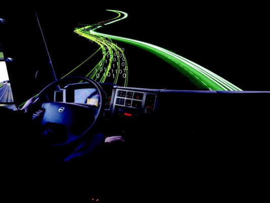 Forschung: Virtueller Beifahrer soll Lkw-Fahrer entlasten 