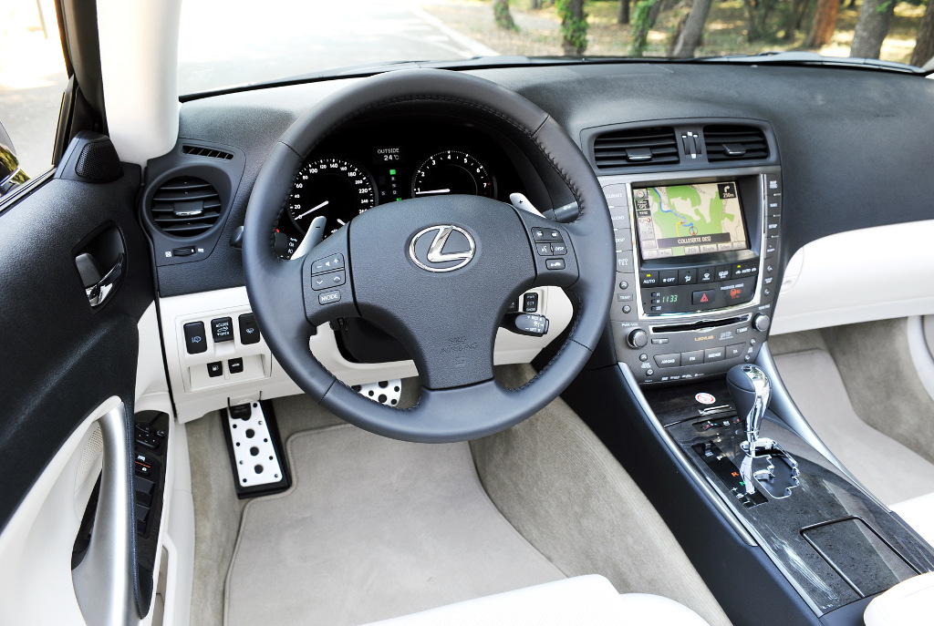 IS 250: Presse-Präsentation Lexus IS 250 C: Eine Lücke weniger
