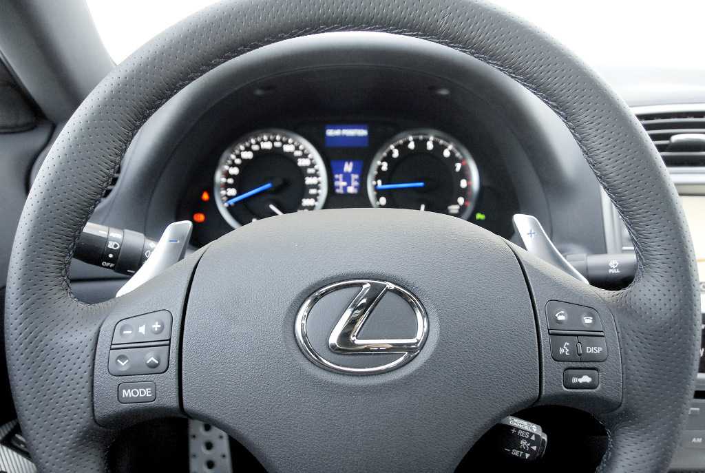 IS-F: Lexus IS-F: Timo Glocks Dienstwagen ist eine Spaßkanone