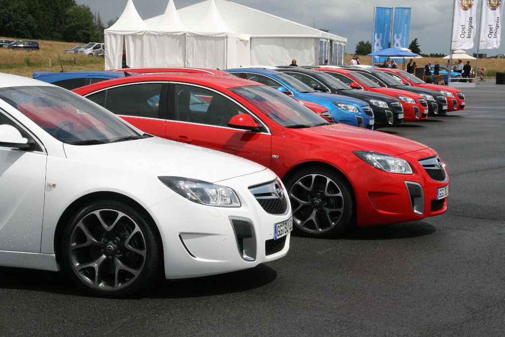 Insignia: Presse-Präsentation Opel Insignia OPC: Wettbewerbsfähiges Angebot