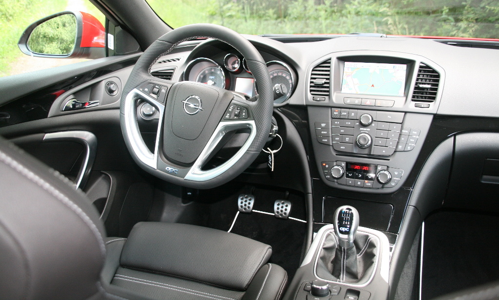 Insignia: Presse-Präsentation Opel Insignia OPC: Wettbewerbsfähiges Angebot