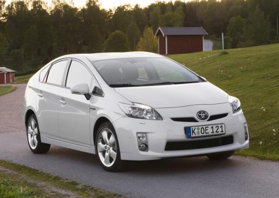Japanisches Kräftemessen: Toyota Prius gegen Honda Insight 