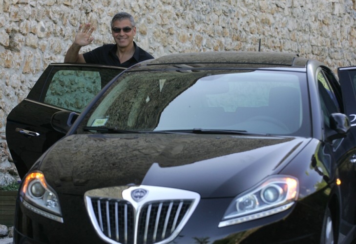 Lancia unterstützt ''Nobel Peace Hall'' in L' Aquila