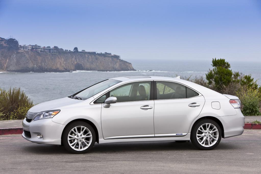 Lexus mit Edel-Version des Toyota Prius 