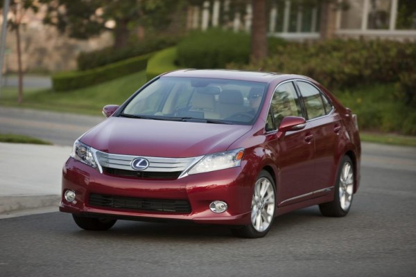 Lexus mit Edel-Version des Toyota Prius 