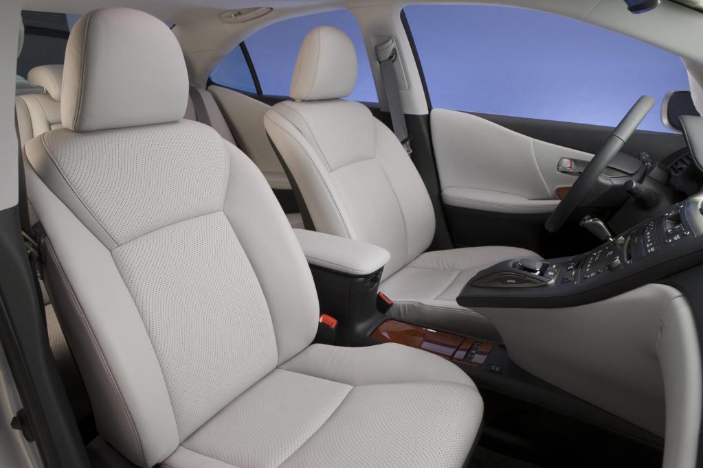 Lexus mit Edel-Version des Toyota Prius 