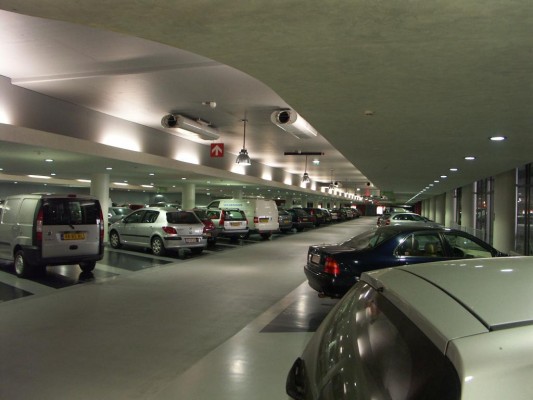 Mehr Parkrempler durch veraltete Stellplatzgrößen 