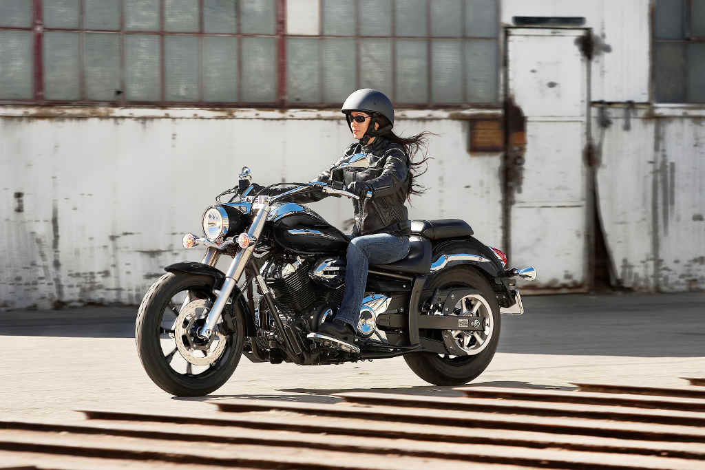 Motorradmarken: Fahrbericht Yamaha XVS 950 Midnight Star: Flotter Kreuzer 
