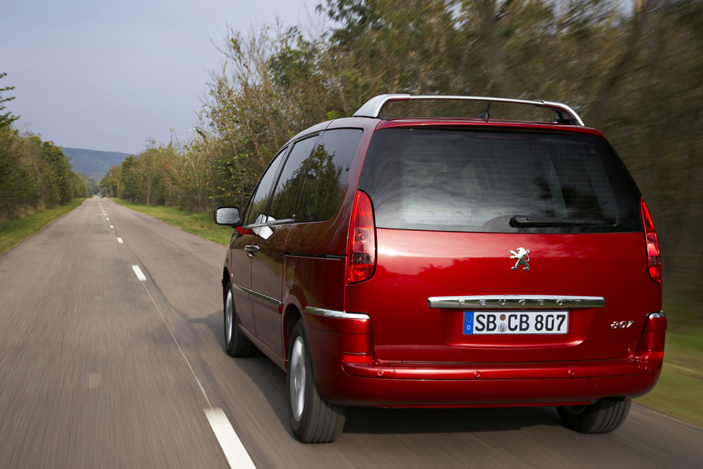 Peugeot 807 auf Wunsch mit WIP Bluetooth